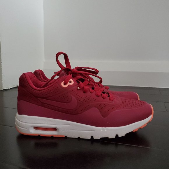 Nike | Woman's 5 | Air Max 1 Ultra Moire - Picture 5 of 5